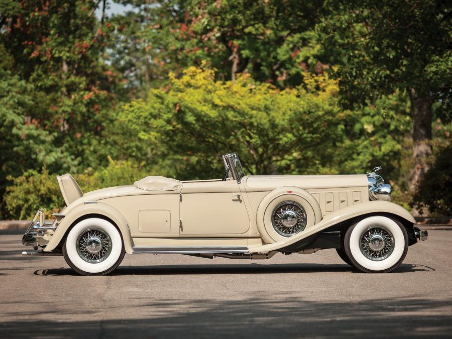  Chrysler Custom Imperial Roadster Convertible by LeBaron 1933 года  (фото 2 из 20)